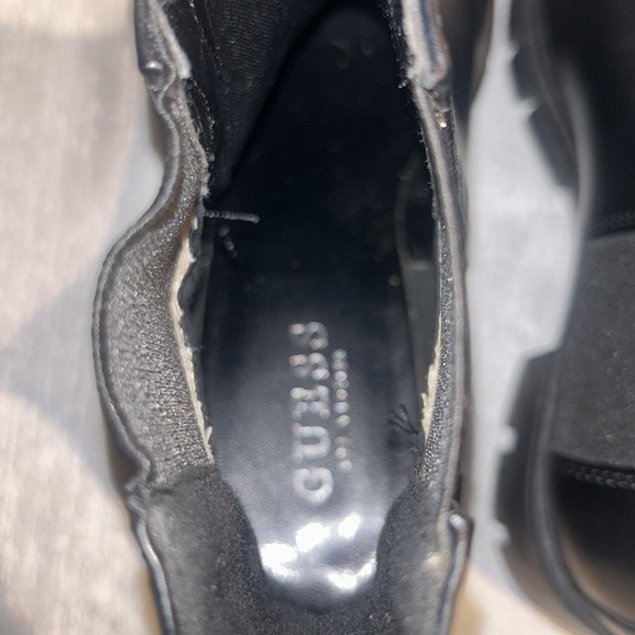 Guess Women’s Leather Ankle Moto Combat Boot w/ Chunky Heel Size 7 Like new - Picture 13 of 15